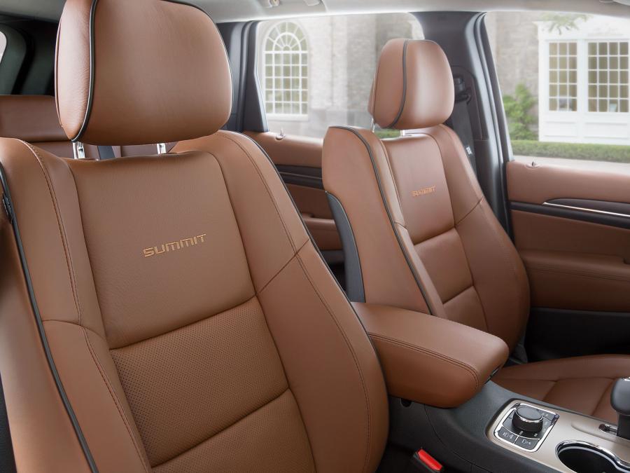  Jeep Grand Cherokee Summit California 2015 года  (фото 3 из 3)